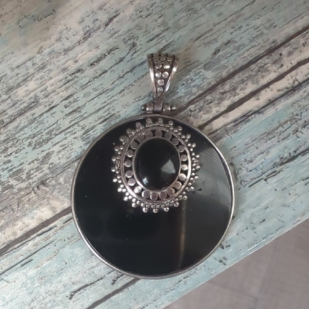 Vintage 925 Black Onyx Oval Gemstone Necklace Sterling Silver pendant
